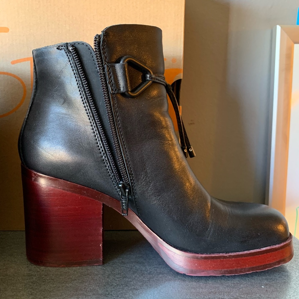 Korks Bootie - Picture 5 of 7